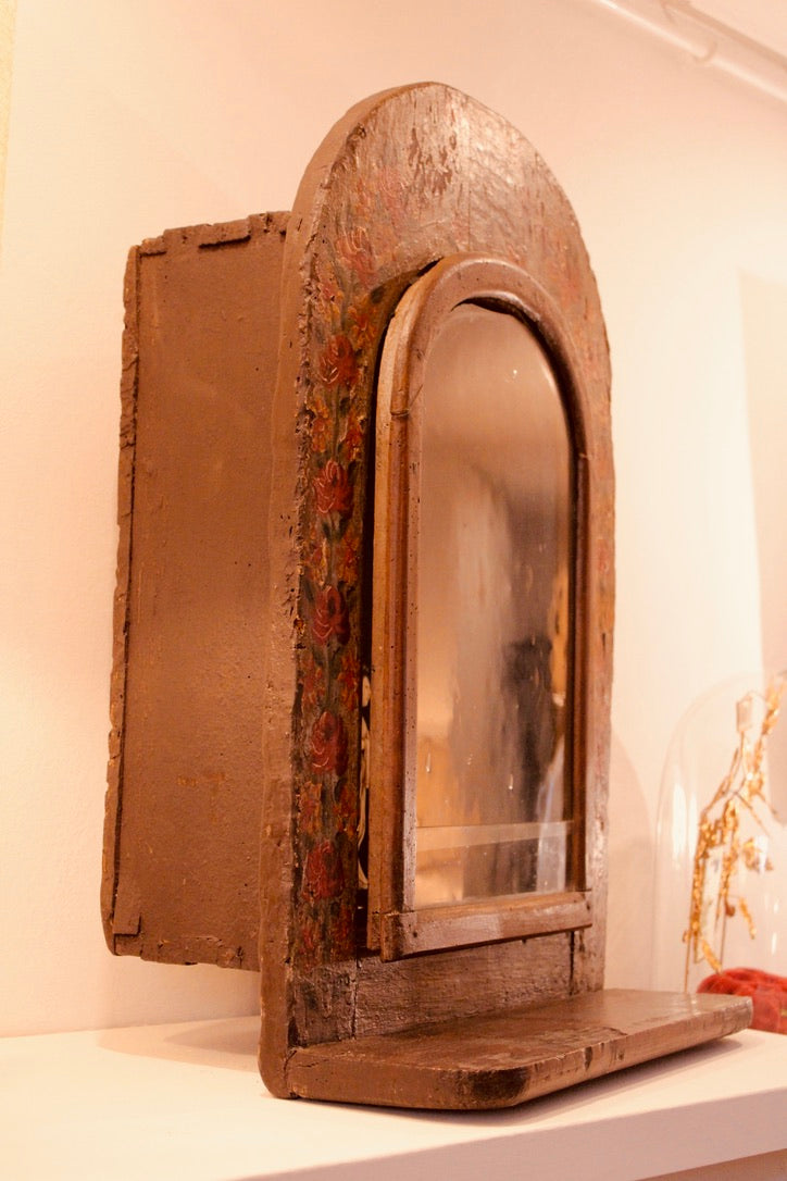 Early 18th-Century Italian Painted Wooden Display Case with Floral Decoration