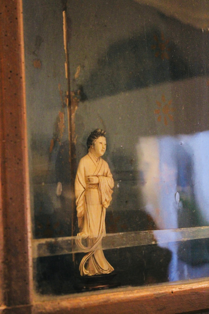 Early 18th-Century Italian Painted Wooden Display Case with Floral Decoration