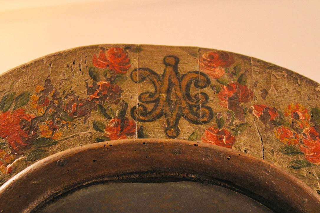 Early 18th-Century Italian Painted Wooden Display Case with Floral Decoration